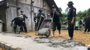 Cảnh sát cơ động vượt suối, băng rừng giúp đồng bào Thái Nguyên xoá nhà tạm