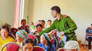 Từ vận động đến đồng thuận - hành trình thu hồi vũ khí ở Cao Bằng