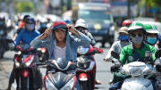 Nắng nóng duy trì ở miền Bắc, Nam Bộ có mưa dông