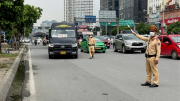 Vi phạm giao thông bị xử lý trong tháng cao điểm tăng, tai nạn giảm