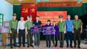 Trao kinh phí hỗ trợ xoá nhà dột nát và xây nhà mới cho 2 hộ dân tại Thái Nguyên