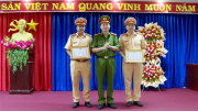 Khen thưởng 2 cán bộ CSGT có thành tích bắt tội phạm ma túy