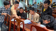 Công an TP Huế đào tạo, sát hạch, cấp giấy phép lái xe miễn phí cho người dân vùng cao