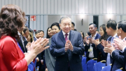 Tổng Bí thư Tô Lâm gặp gỡ cán bộ ĐSQ Việt Nam và cộng đồng người Việt tại Bắc Âu