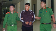Dẫn giải kẻ bỏ lại 18 bánh heroin trốn sang Lào 6 năm trước