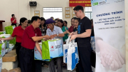 Trao 500 triệu đồng giúp người dân tỉnh Khánh Hoà vượt qua thiệt hại sau mưa lũ