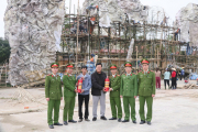 Công an Hà Tĩnh vì một mùa Giáng sinh an lành, ấm áp