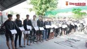 Ngăn chặn 21 "trẻ trâu" mang "hàng nóng" gây rối trật tự công cộng