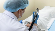 Nhập viện vì sử dụng mỹ phẩm trôi nổi