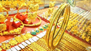 Giá vàng tăng không ngừng nghỉ, bạc tiếp tục leo thang