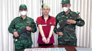 Trao thưởng đơn vị có thành tích xuất sắc trong đấu tranh chuyên án tiền giả