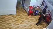 Xác minh clip nghi vấn con trai hành hung mẹ trong ngày Tết