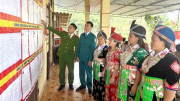 Cử tri vùng biên giới Nghệ An gửi gắm niềm tin vào các đại biểu