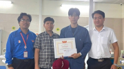 Khen thưởng nam sinh dũng cảm lao vào đám cháy cứu người