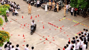 Công an Hà Nội tổ chức "tiết học an toàn giao thông" cho học sinh Thủ đô