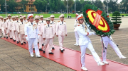 Đoàn đại biểu lực lượng Cảnh sát hình sự vào Lăng viếng Chủ tịch Hồ Chí Minh