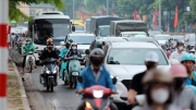 Người dân Hà Nội rời Thủ đô bắt đầu nghỉ lễ, cửa ngõ phía Nam đông đúc