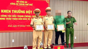 Khen thưởng tài xế Grab và 2 CSGT truy bắt kẻ trộm