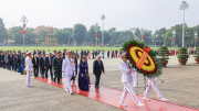 Đoàn đại biểu dự Đại hội Mặt trận Tổ quốc Việt Nam lần thứ XI vào viếng lăng Chủ tịch Hồ Chí Minh