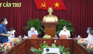 Bộ trưởng Bộ Y tế yêu cầu Cần Thơ đẩy nhanh tốc độ xét nghiệm