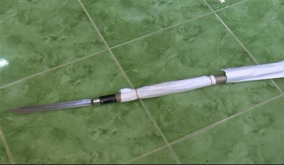 Bị đuổi ra khỏi nhà, gã thanh niên đâm chết cha dượng