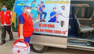 TP Thủ Đức ra mắt đội tiêm vaccine lưu động