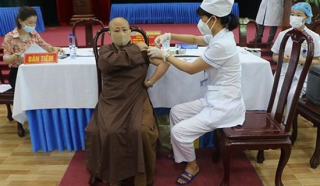 Lực lượng Công an, Y tế tỉnh Vĩnh Phúc phối hợp tiêm vaccine phòng COVID-19 cho chức sắc, chức việc các tôn giáo trên địa bàn