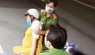 Công an chốt kiểm soát giúp sản phụ đến Bệnh viện an toàn