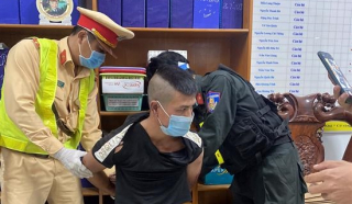 Trộm ô tô gắn biển giả "thông chốt" kiểm soát dịch bất thành