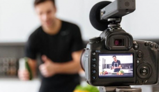 Mùa dịch và sự bát nháo của các Youtuber