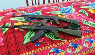 Đột nhập trường học trộm 2 khẩu súng AK