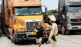 Lợi dụng dịch COVID-19 để chở hàng quá tải