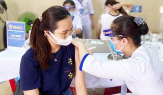 Phụ nữ có thai từ 13 tuần trở lên và cho con bú được tiêm vaccine phòng COVID-19