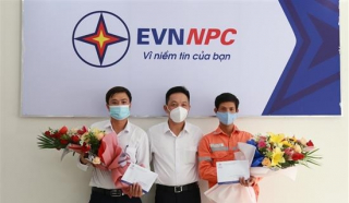 Khen thưởng nhóm công tác Điện lực Sa Pa cứu 2 cháu bé thoát khỏi vụ cháy