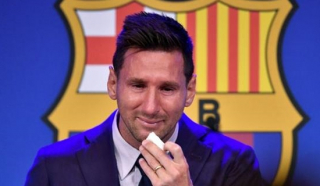 Phía sau cuộc chia ly bất ngờ của Messi