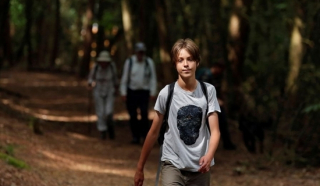 Cậu bé 11 tuổi đi bộ 300 km để "cứu Trái đất"