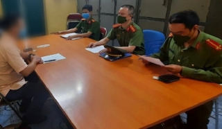 Giám đốc không đeo khẩu trang "vượt chốt", xúc phạm tổ chống dịch