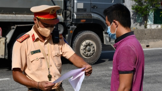 Bền bỉ bám trụ chống dịch