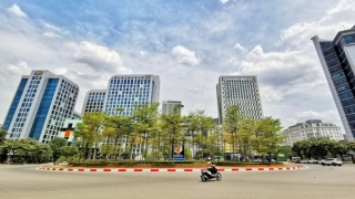 Hà Nội giảm mưa, trời oi nóng