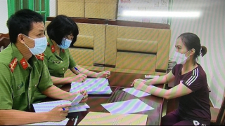 Đường dây cấp thẻ luồng xanh, thu tiền trái phép được phát hiện như thế nào?