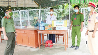 Kiểm tra công tác khai báo qua phần mềm quản lý công dân vùng dịch