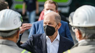 Cuộc đua kế vị bà Merkel nóng trở lại