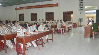 Sẽ đưa người được đặc xá về nơi cư trú an toàn