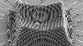 Áo giáp chống đạn thế hệ mới bằng vật liệu nano