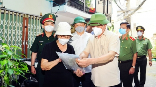 Bí thư Thành uỷ Hà Nội lần thứ 2 kiểm tra "vùng đỏ" phường Văn Miếu, Văn Chương