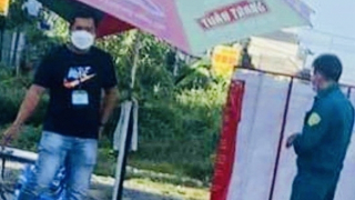 Tổ phó chốt kiểm soát dịch “làm luật” với người giao hàng