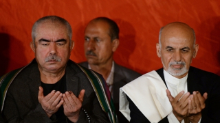 Abdul Rashid Dostum: Phản bội để tồn tại