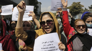 Phụ nữ Afghanistan xuống đường đòi quyền tham gia chính trị