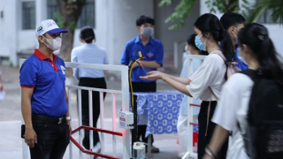 Đà Nẵng triển khai tiêm vaccine cho giáo viên, sẵn sàng khai giảng trực tuyến năm học mới