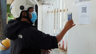 Người dân dần quen với phần mềm quản lý người ra, vào vùng dịch